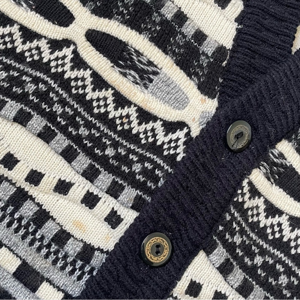Vintage 3D Textured Knit Sweater Vest - Picture 8 of 8